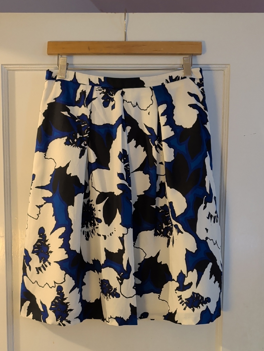 NWT The Limited Off White, Blue & Black Floral Circle Skirt, Sz S